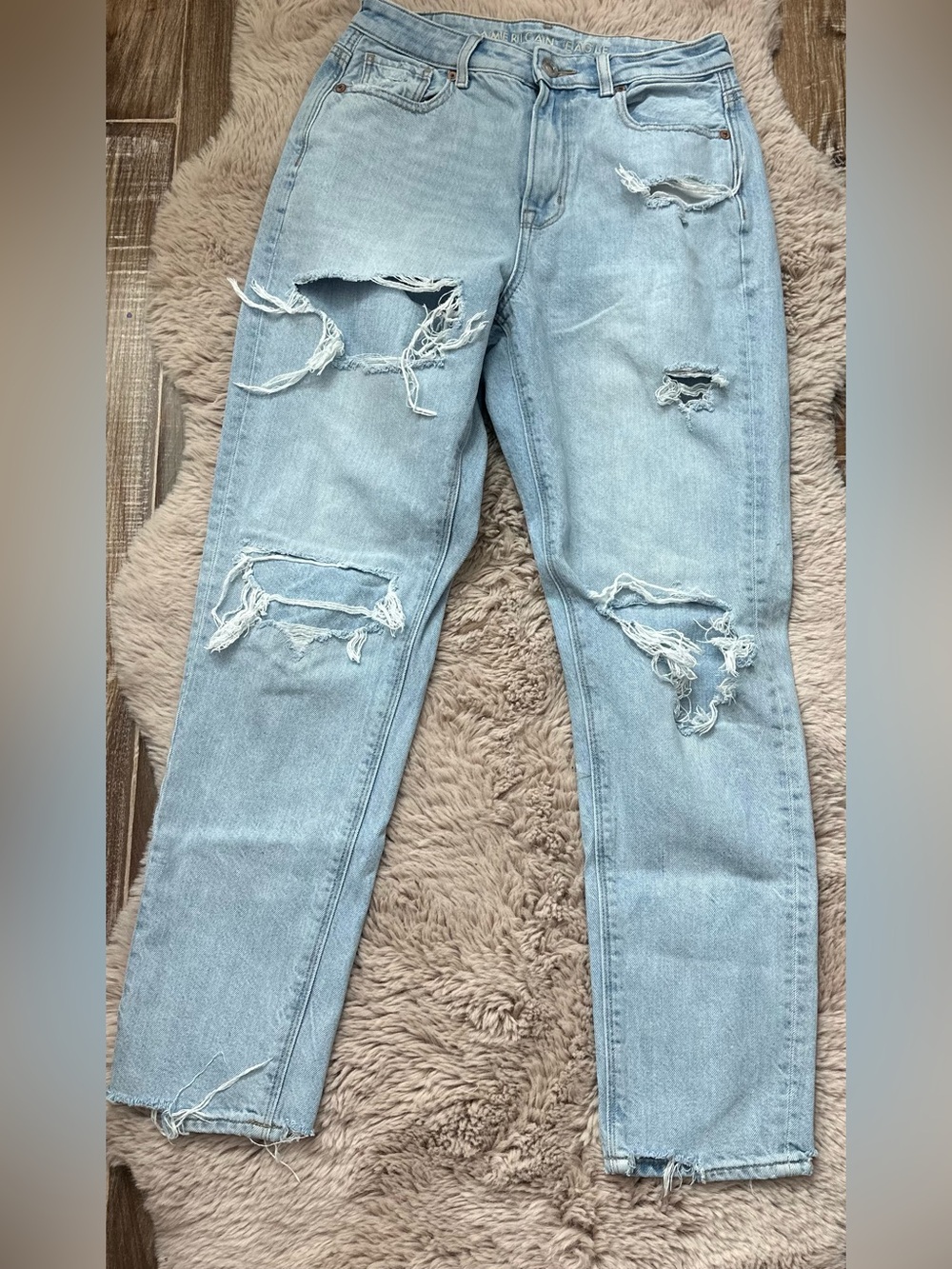 American Eagle Outfitters Light Blue Distressed Boyfriend Jeans